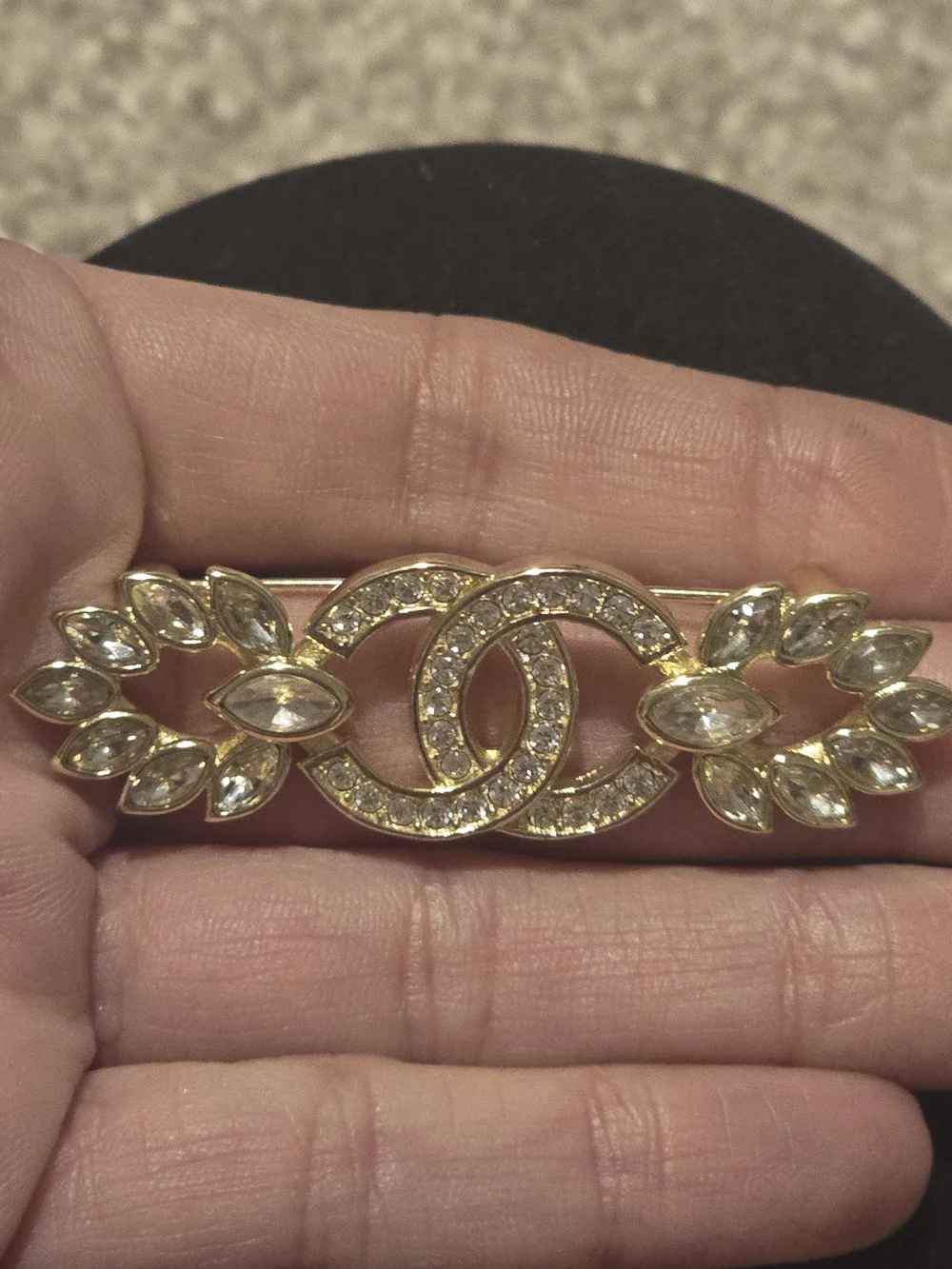 CHANEL 18kgo Crystal Interlocking Circle Gold Hair Brooch